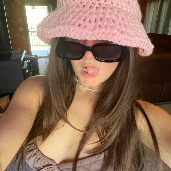 HAND CROCHET BUCKET HAT - Picture 3 of 3